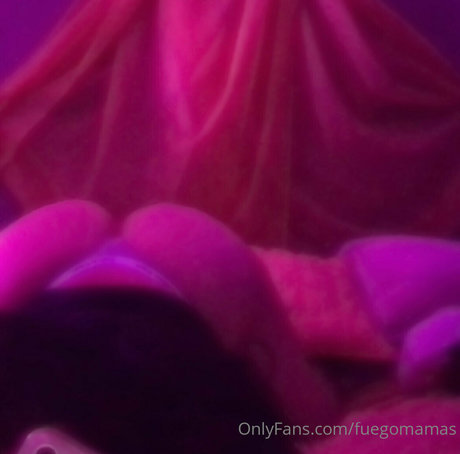 Nagie wyciekłe zdjęcie OnlyFans od Fuegomamas