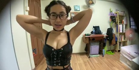 Nagie wyciekłe zdjęcie OnlyFans od Offlinemandy