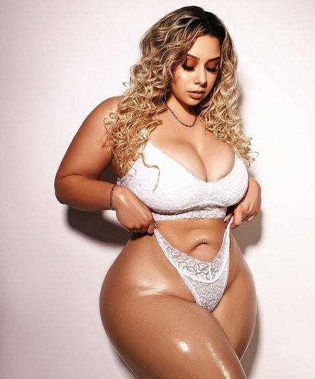 Nagie wyciekłe zdjęcie OnlyFans od Blondiemami