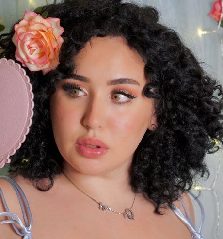 Nagie wyciekłe zdjęcie OnlyFans od Tana Habibi