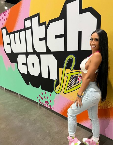 Nagie wyciekłe zdjęcie OnlyFans od Littleaznchat