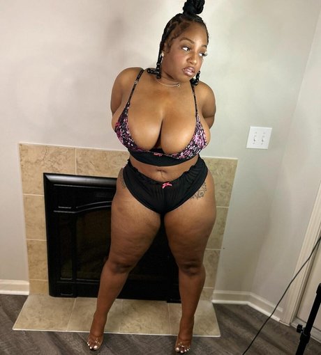 Nagie wyciekłe zdjęcie OnlyFans od Brownbodii