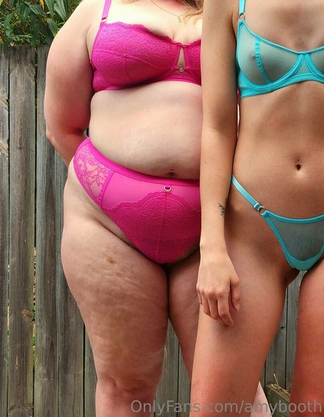 Nagie wyciekłe zdjęcie OnlyFans od Amybooth