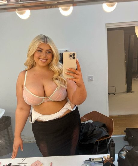 Nagie wyciekłe zdjęcie OnlyFans od Izzy Nicholls
