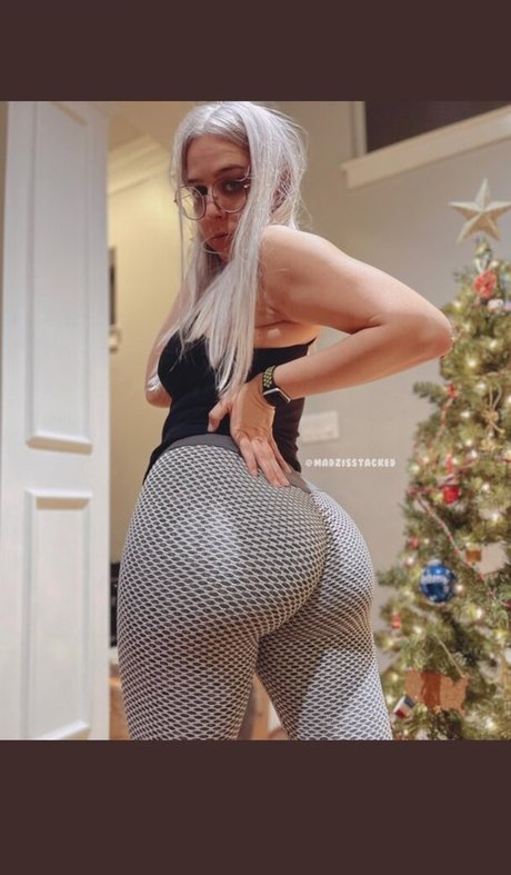 Nagie wyciekłe zdjęcie OnlyFans od Madzisstacked
