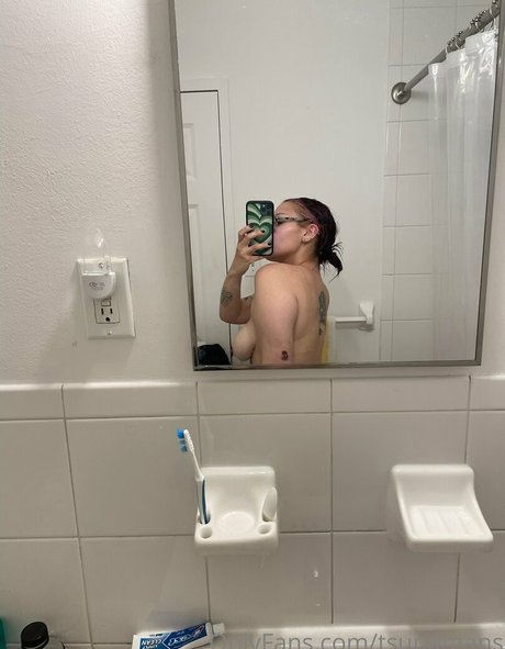 Nagie wyciekłe zdjęcie OnlyFans od Tsunamans