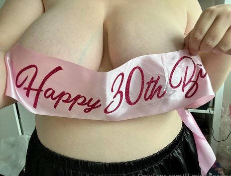 Nagie wyciekłe zdjęcie OnlyFans od Lilmisspeachyg
