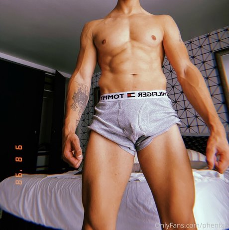 Nagie wyciekłe zdjęcie OnlyFans od Phenta8