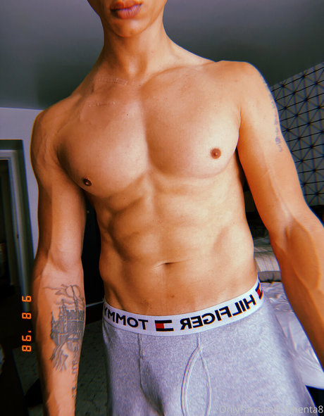 Nagie wyciekłe zdjęcie OnlyFans od Phenta8