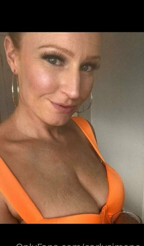 Nagie wyciekłe zdjęcie OnlyFans od Carlysimone