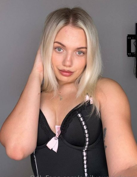 Nagie wyciekłe zdjęcie OnlyFans od Emilyevejackson