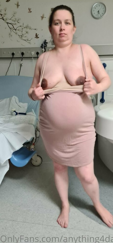 Nagie wyciekłe zdjęcie OnlyFans od Anything4daddyvip