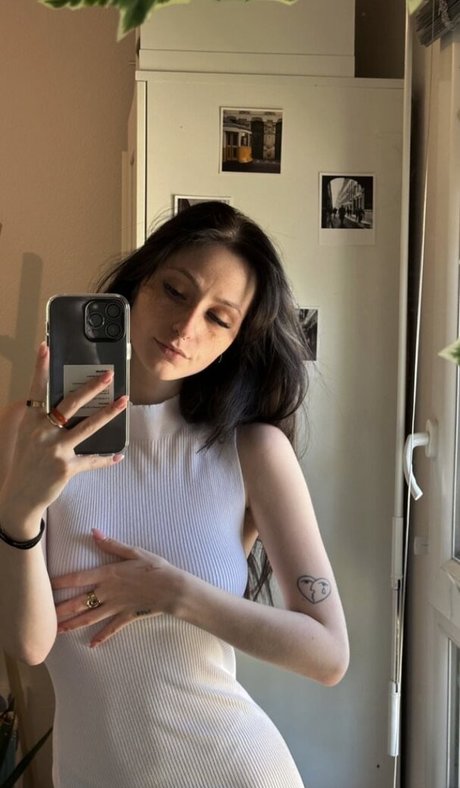 Nagie wyciekłe zdjęcie OnlyFans od Caponce