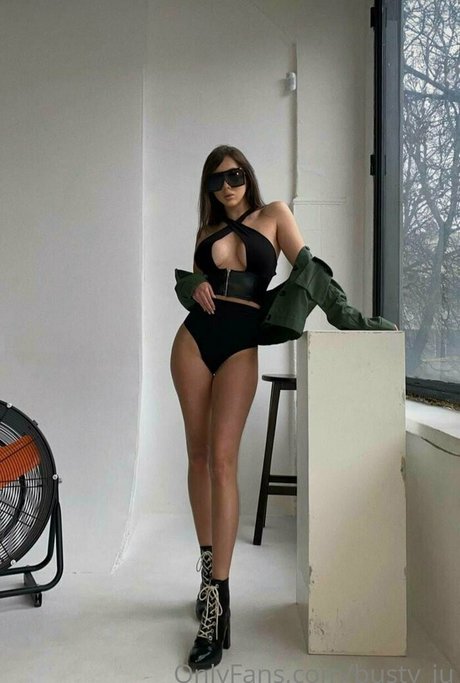 Nagie wyciekłe zdjęcie OnlyFans od Bustyju