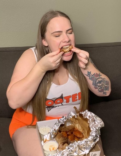 Nagie wyciekłe zdjęcie OnlyFans od Burstingbabe