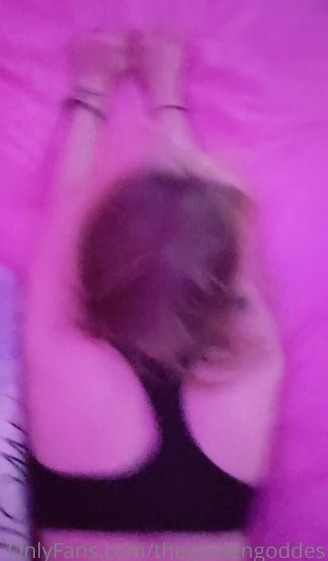 Nagie wyciekłe zdjęcie OnlyFans od Thegoldengoddes