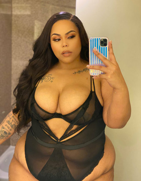 Nagie wyciekłe zdjęcie OnlyFans od Ayannacharelle