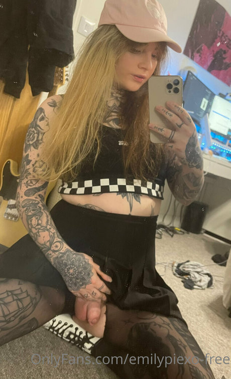 Nagie wyciekłe zdjęcie OnlyFans od Emilypiexofree