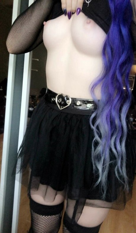 Nagie wyciekłe zdjęcie OnlyFans od Minitruckmommy
