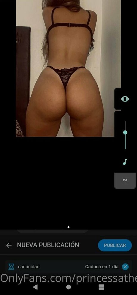 Nagie wyciekłe zdjęcie OnlyFans od Princessathena12