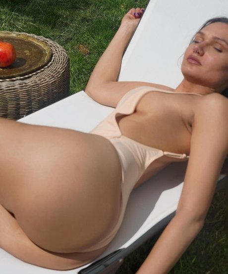 Carinnha White