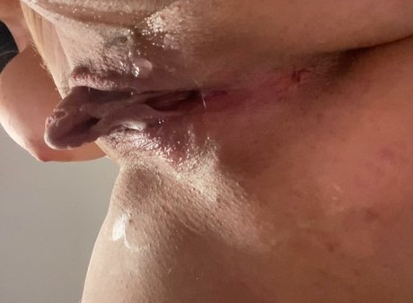Alice Big Clit