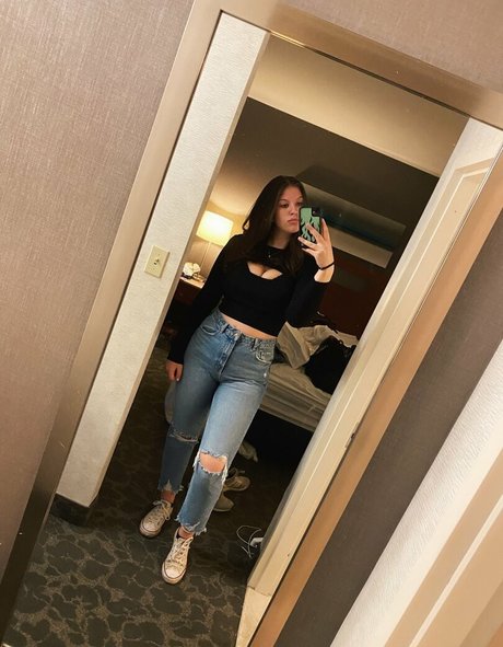 Nagie wyciekłe zdjęcie OnlyFans od Alana Z