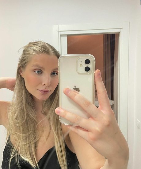 Nagie wyciekłe zdjęcie OnlyFans od Stina