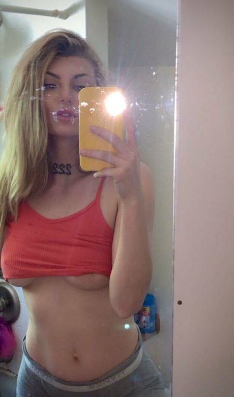 Nagie wyciekłe zdjęcie OnlyFans od Honeyybabyydk