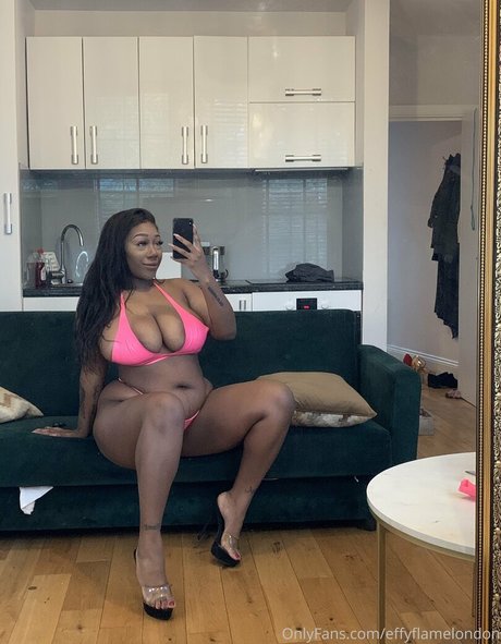 Nagie wyciekłe zdjęcie OnlyFans od Effyflamelondon