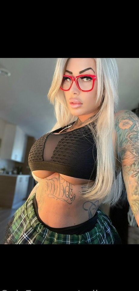 Nagie wyciekłe zdjęcie OnlyFans od Callmeroxyfree