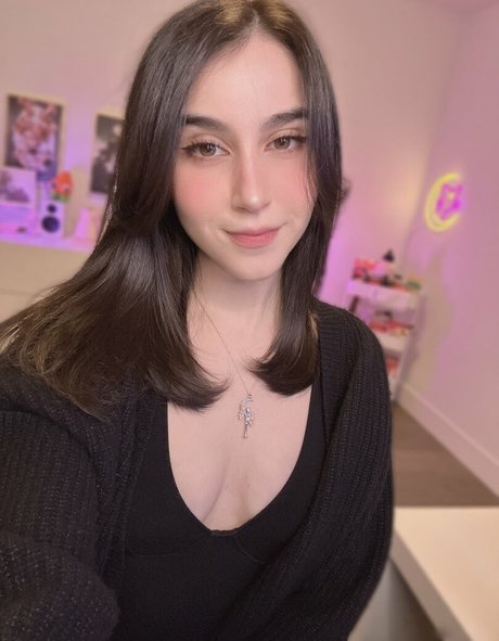 Nagie wyciekłe zdjęcie OnlyFans od Midna