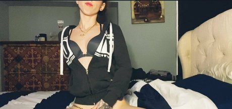Nagie wyciekłe zdjęcie OnlyFans od Daddyzlittlesecret