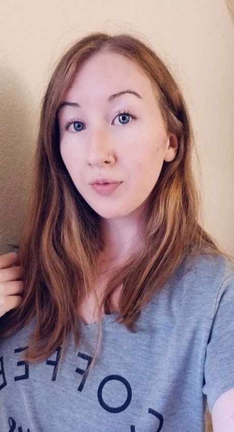Nagie wyciekłe zdjęcie OnlyFans od Ellierowynfans
