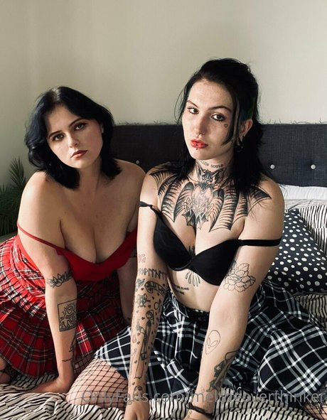 Nagie wyciekłe zdjęcie OnlyFans od Meltheoverthinker