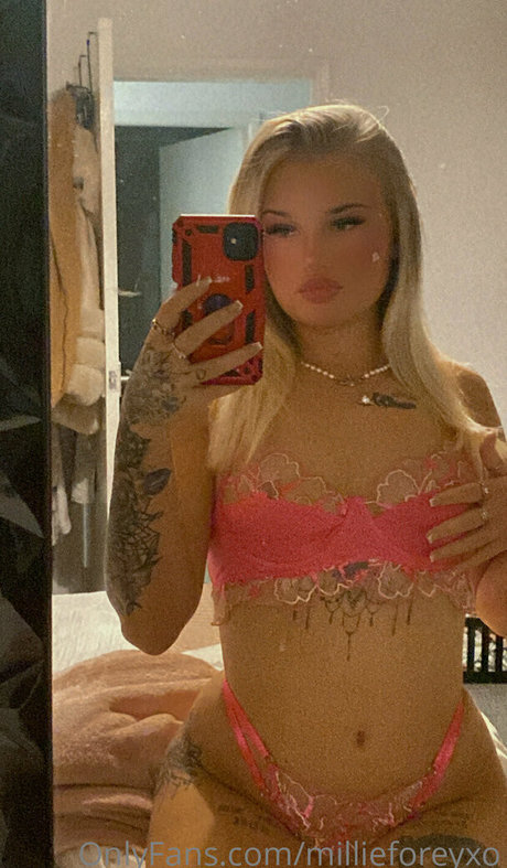 Nagie wyciekłe zdjęcie OnlyFans od Millieforeyxo
