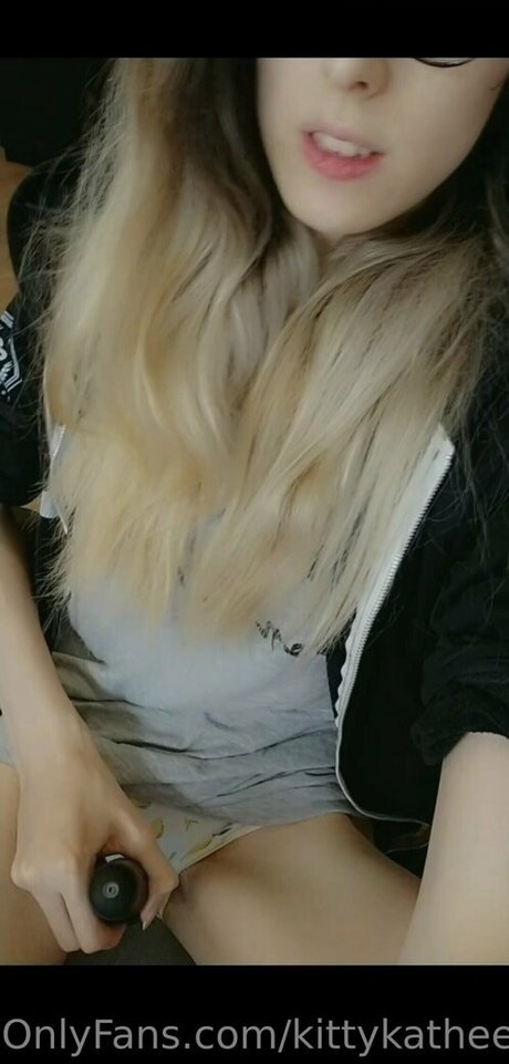 Nagie wyciekłe zdjęcie OnlyFans od Kittykathee