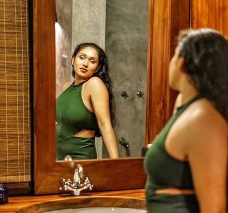 Nagie wyciekłe zdjęcie OnlyFans od Nimesha Jayarathne