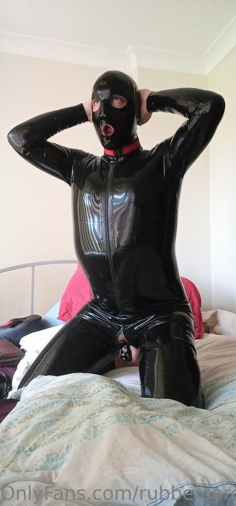 Nagie wyciekłe zdjęcie OnlyFans od Rubbersorcerer