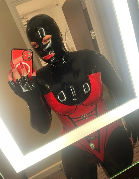 Nagie wyciekłe zdjęcie OnlyFans od Beetherubberdoll
