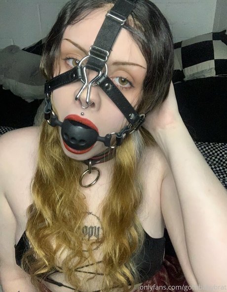 Nagie wyciekłe zdjęcie OnlyFans od Gothbabybrat