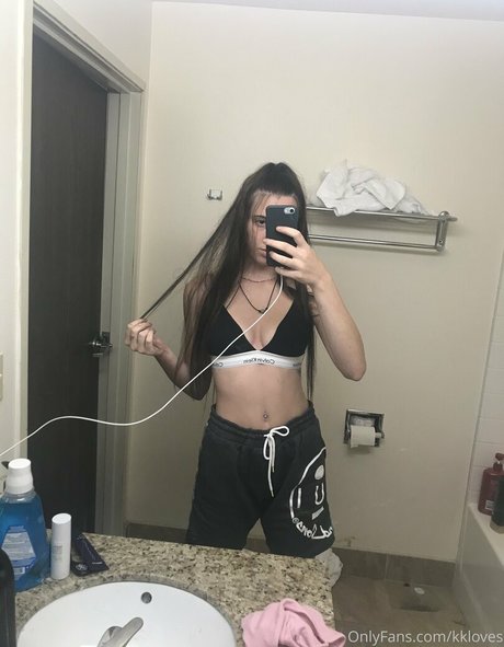 Nagie wyciekłe zdjęcie OnlyFans od Karmababyyyy