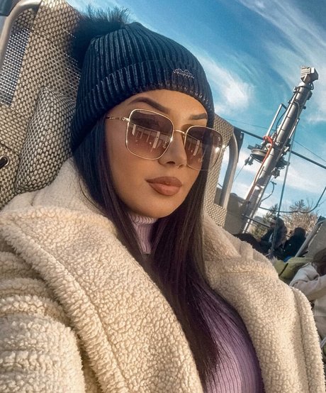Nagie wyciekłe zdjęcie OnlyFans od Emina Jahi